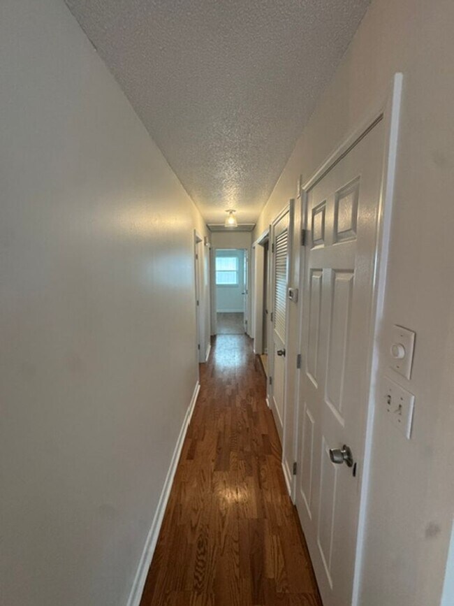 Building Photo - 180 SE Villas Ct