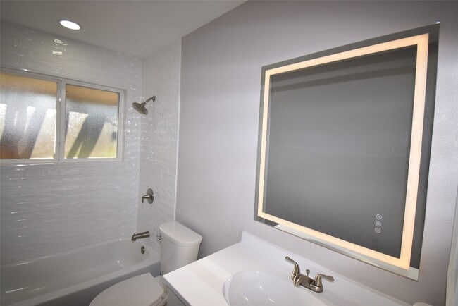 Building Photo - 16587 El Camino Real