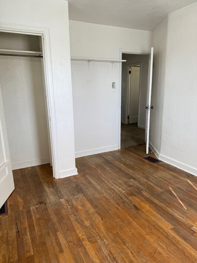Building Photo - 2224 9th Ave