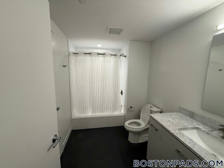 Building Photo - 55 Brighton Ave