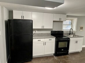 Building Photo - 5639 S Fairfield Ave
