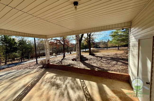Building Photo - 17 Eula St