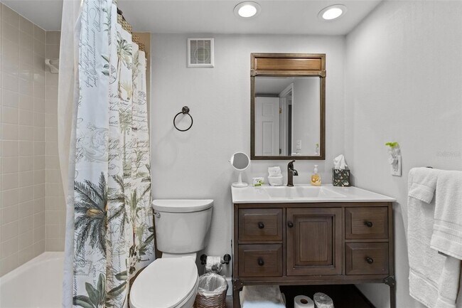 Building Photo - 200 120th Ave W