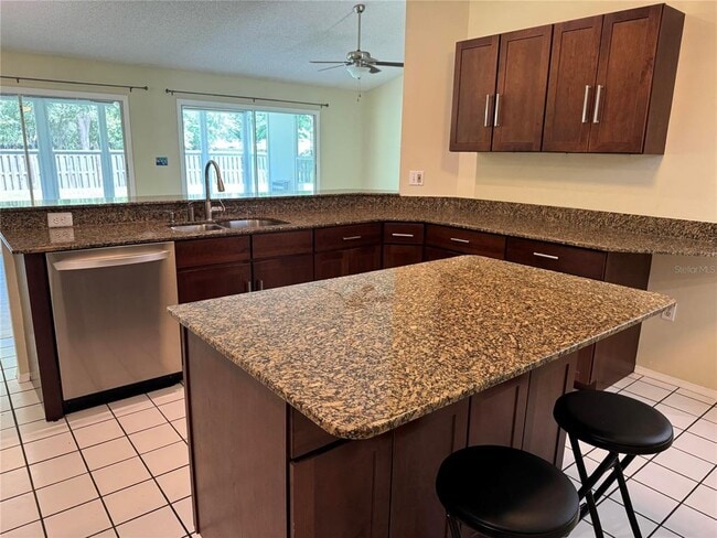 Building Photo - 4750 Hamlets Grv Dr