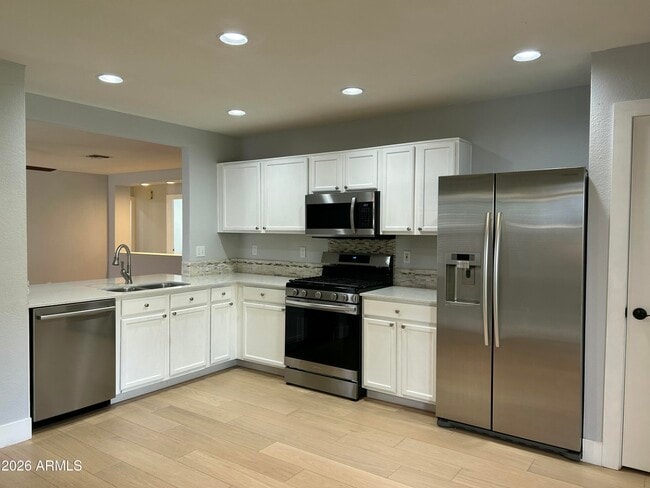 Building Photo - 3216 W Mark Ln