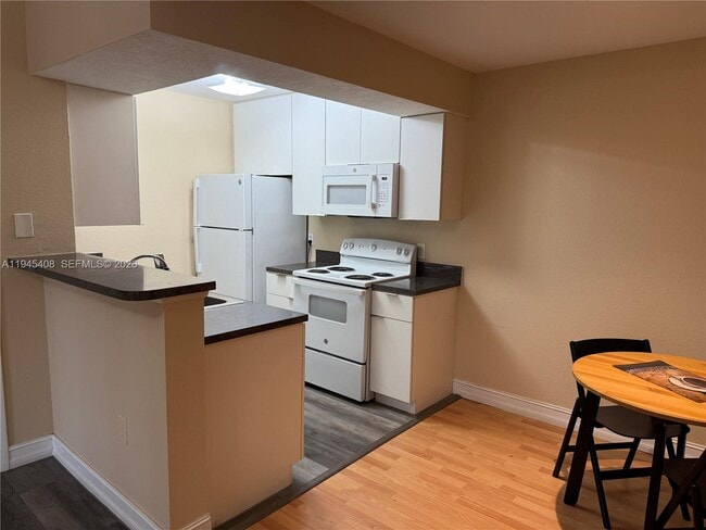 Building Photo - 10441 SW 156th Ct