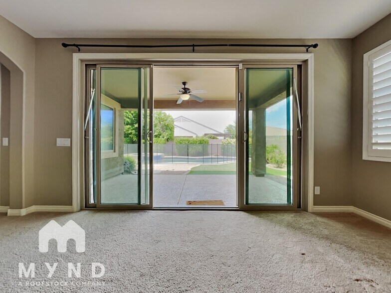 Building Photo - 264 E Mead Dr