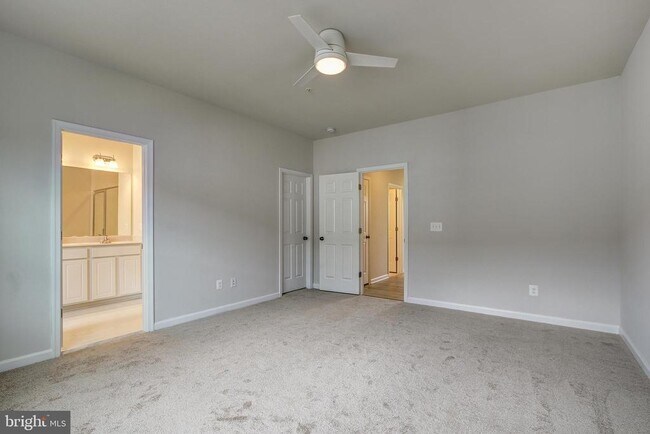 Building Photo - 14217 Travilah Rd