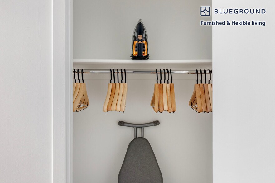 Building Photo - 949 1st St SE