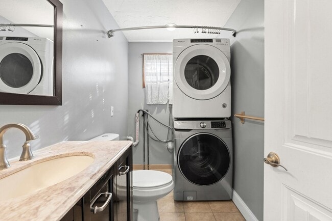 Building Photo - 70 W High St