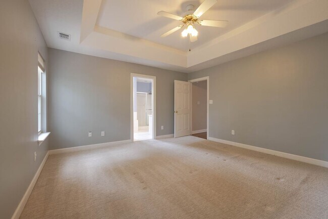 Building Photo - 4525 Glastonbury Dr