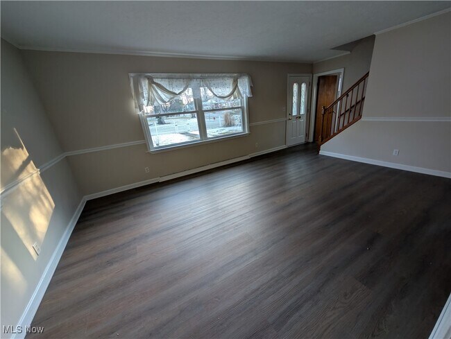 Building Photo - 703 Avondale St