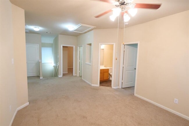 Building Photo - 26427 Longview Creek Dr