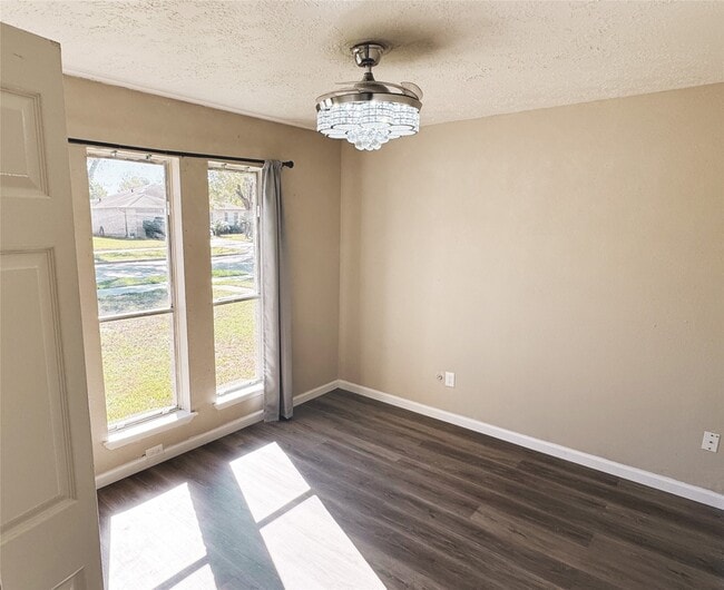 Building Photo - 15822 Baybriar Dr