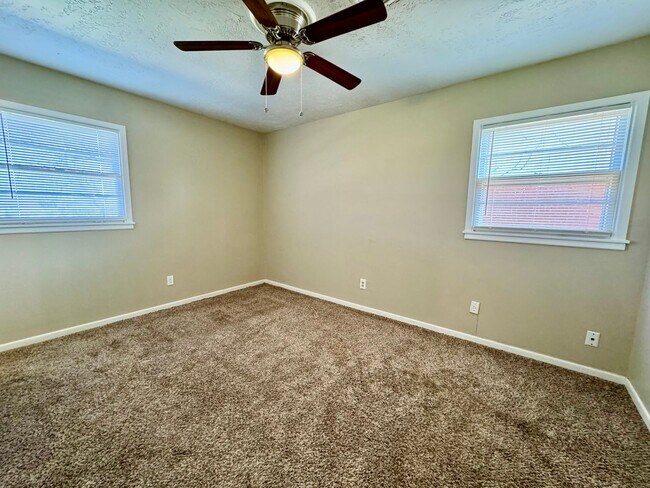 Building Photo - Cute 3 bedroom 2 bath Home!