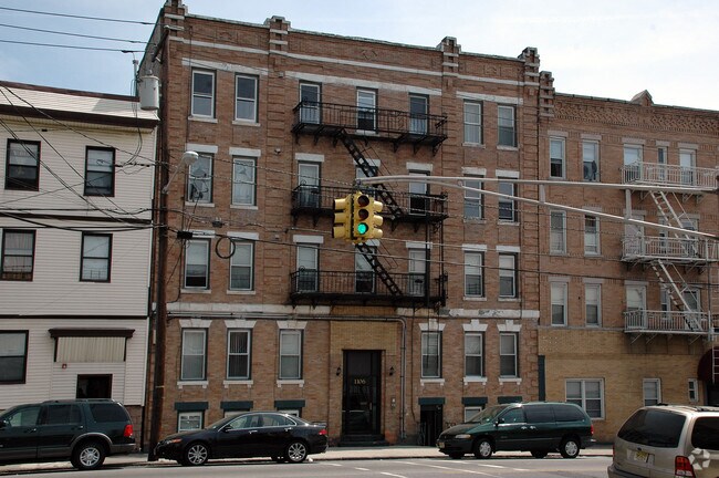 Building Photo - 1106-1108 New York Ave