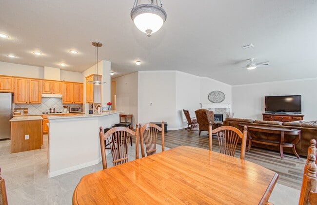 Building Photo - 17611 Emerald Garden Ln