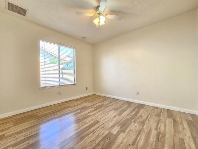 Building Photo - 3 Bed, 2 Bath Home w/ 2-Car Garage – $1750...