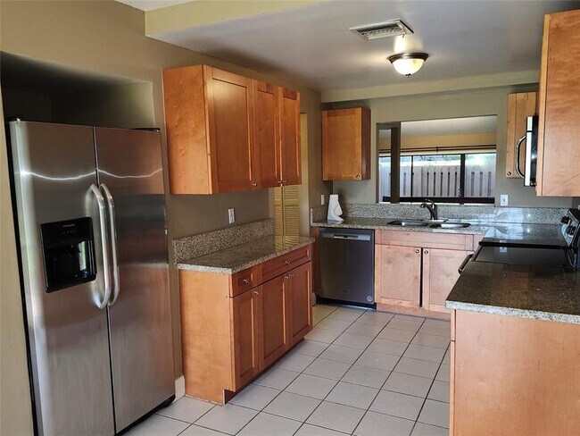 Building Photo - 4192 SW 87th Terrace