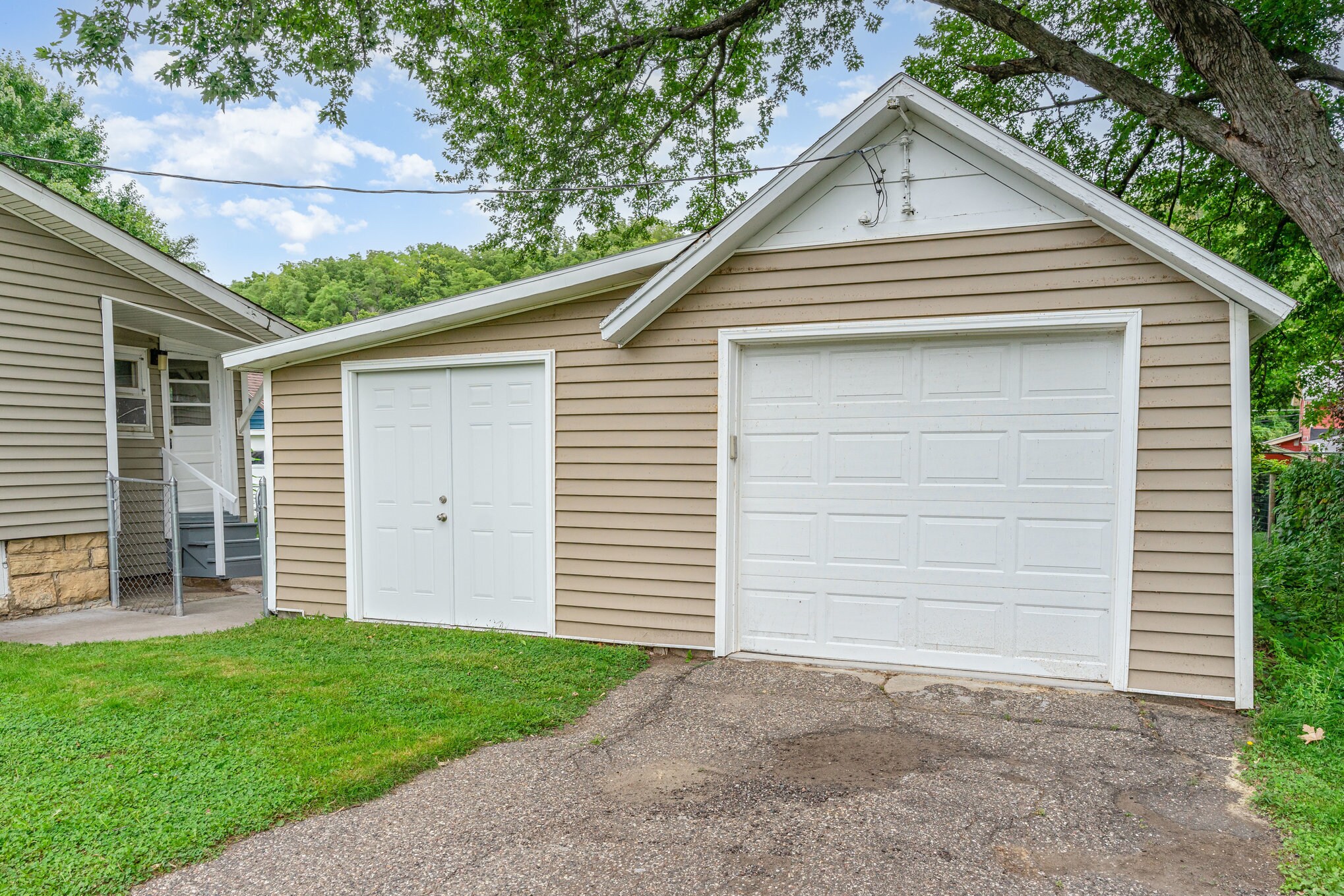 Building Photo - 1405 S Park St