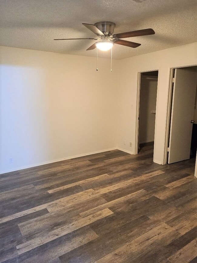Building Photo - LA CRESCENTA CONDOMINIUMS