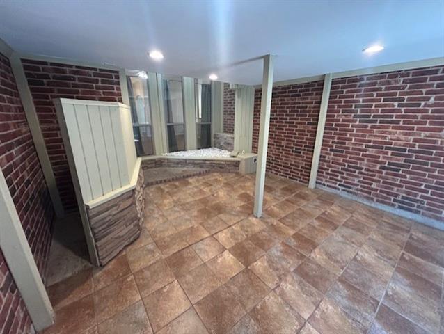 Building Photo - 301 Roy Rogers Ln