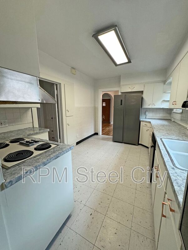 Building Photo - 1322 Claremont Ave