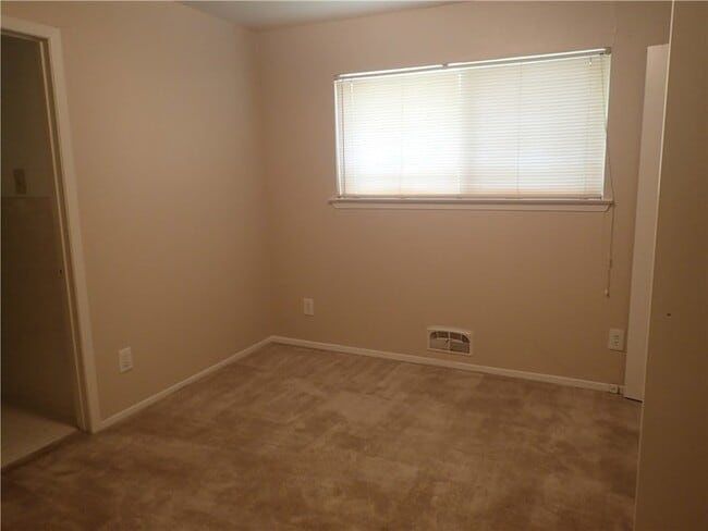 Building Photo - 7549 Brentcove Cir