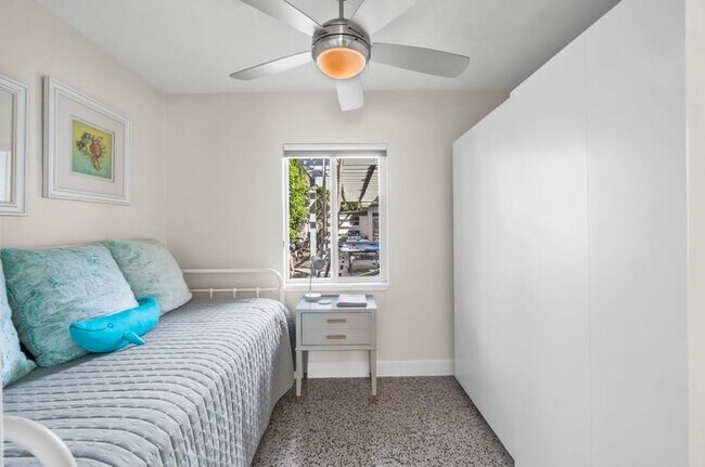 Building Photo - 3310 NE 18th St