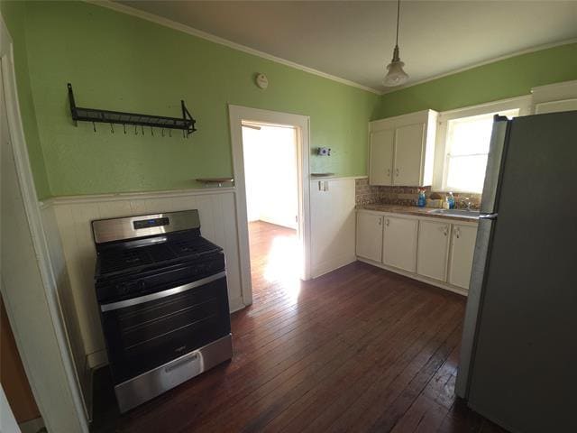 Building Photo - 1335 S Lake St