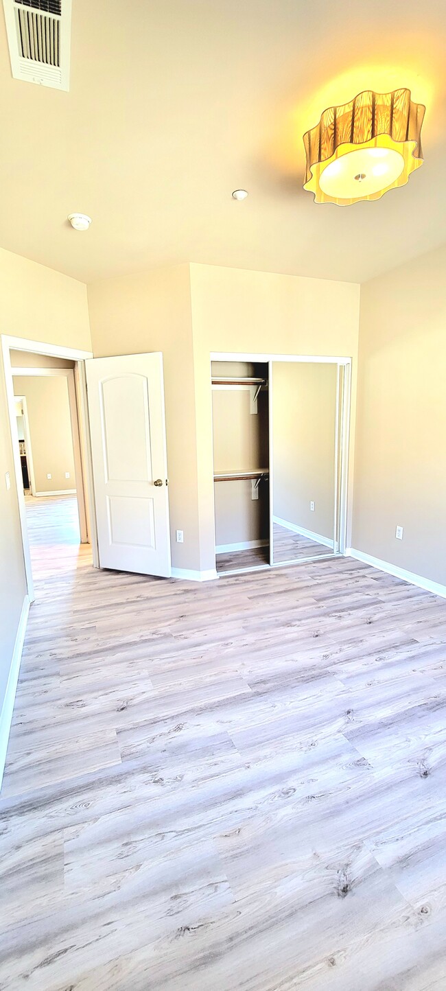 Bedroom 2 closet - 9254 Elm Vista Dr