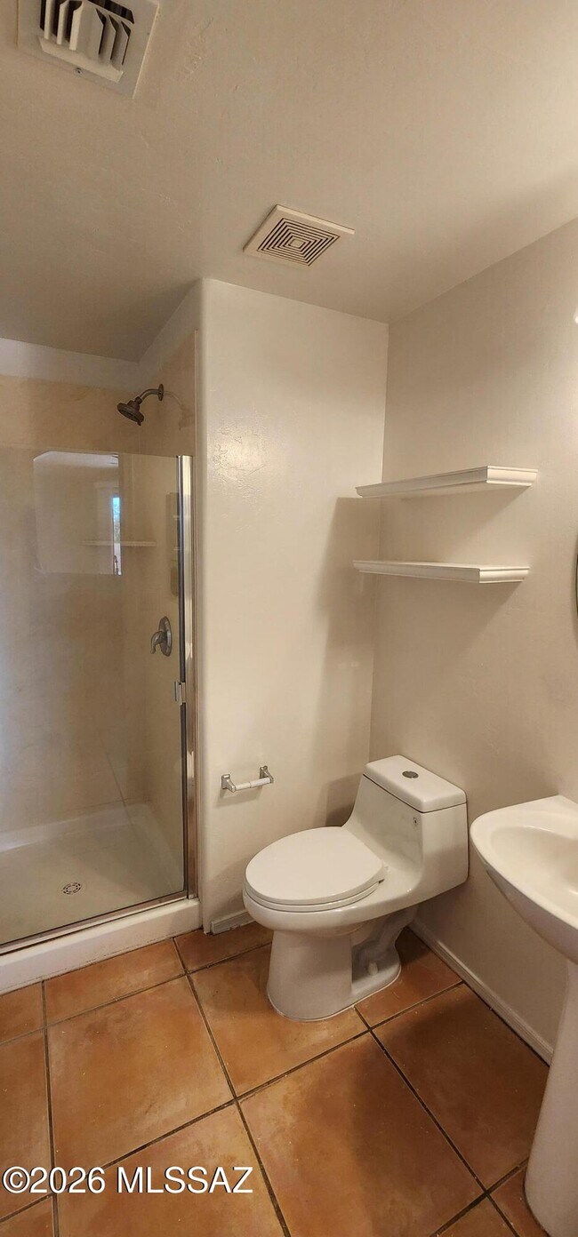 Building Photo - 5453 N Little River Ln