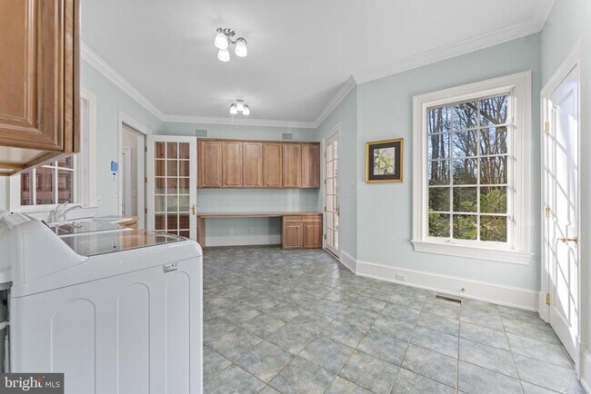 Building Photo - 8541 Old Dominion Dr