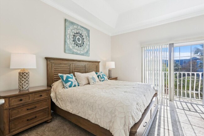Building Photo - 361 Royal Caribbean Ct