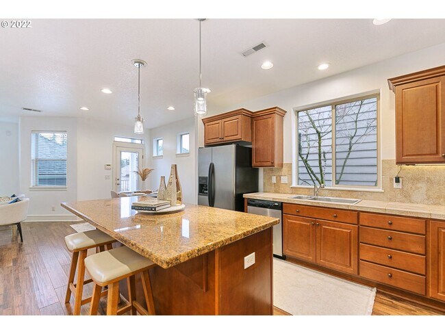 Building Photo - 17335 SW Montague Way