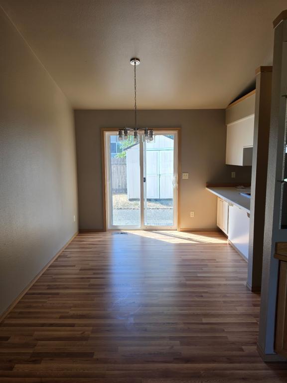 Building Photo - 15607 Parkview Dr SE