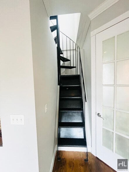 Building Photo - Elizabeth Street