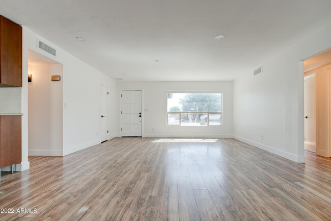 Building Photo - 4810 S Beck Ave