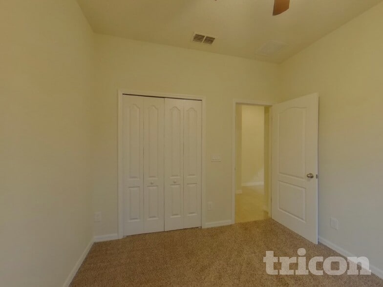 Building Photo - 697 Preakness Cir