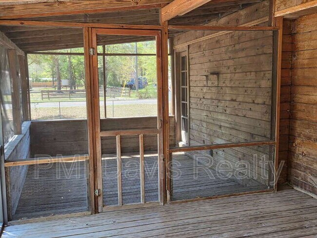 Building Photo - 2288 Amarylis Ave