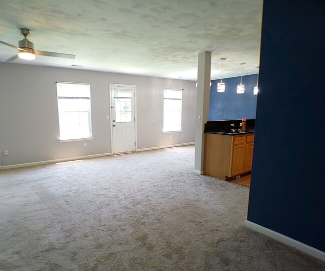 Building Photo - Gorgeous 3 bed 2.5 bath single-family home...