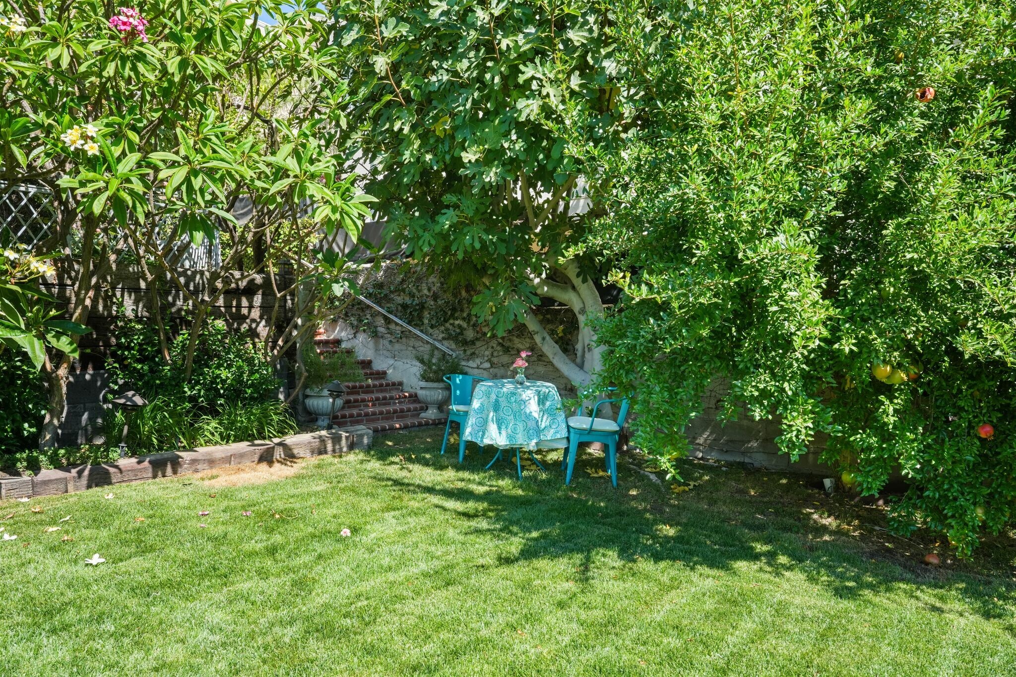 Building Photo - 11861 Laurelwood Dr