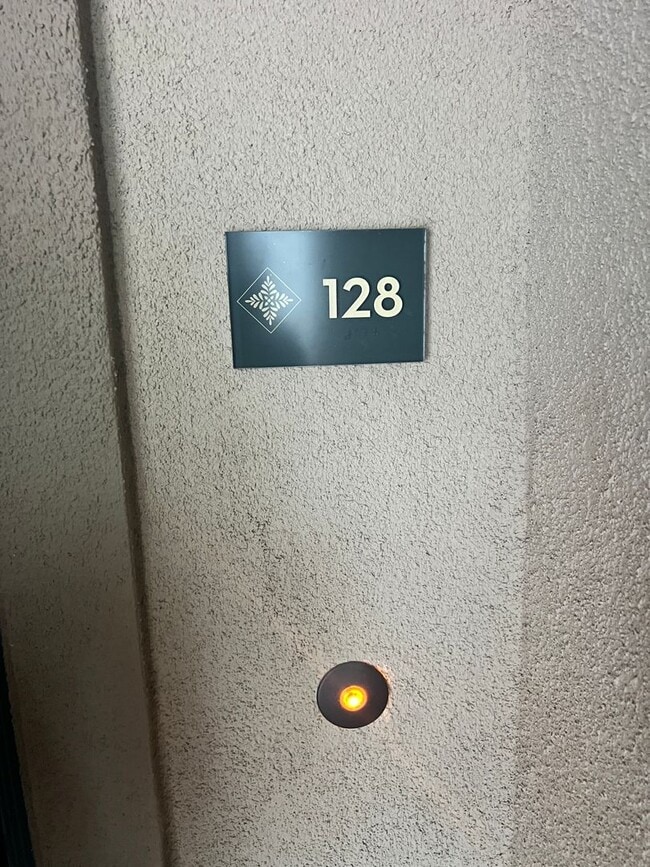 Building Photo - Brand New 2 bed 2 bath Townhome Rolling Hills Estates