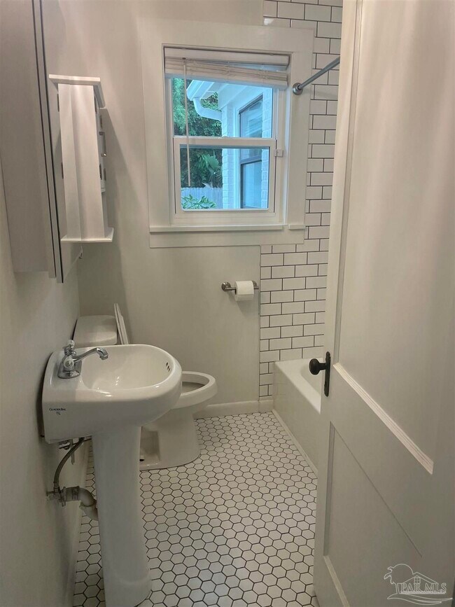 Building Photo - 1716 N 20th Ave