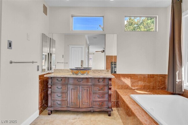 Building Photo - 9005 Opus Dr