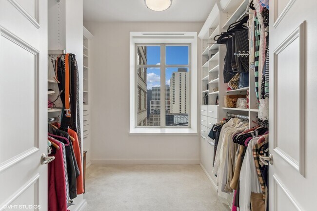 Building Photo - 118 E Erie St