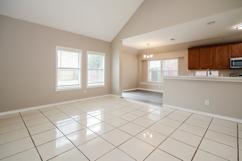 Building Photo - 1420 Castlegar Ln
