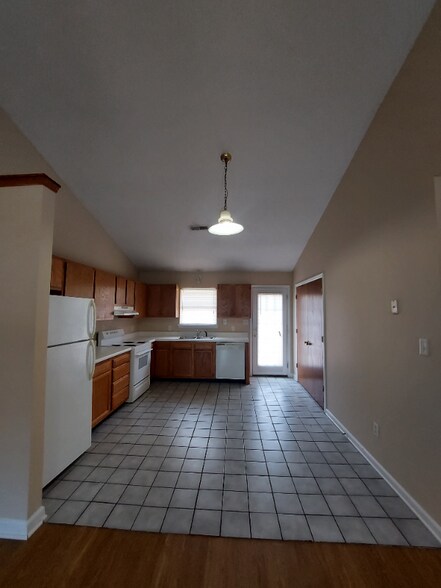 Building Photo - 220 Wyndham Cir
