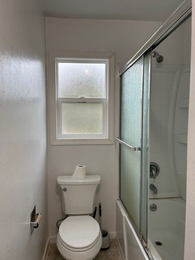 Building Photo - Charming Country Home in Petaluma – 4 Bed, 2 Bath |