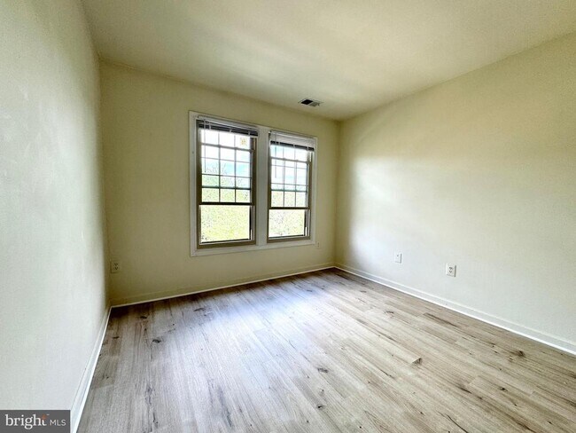 Building Photo - 10175 Treble Ct